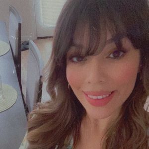 Meet your Posher, Ena